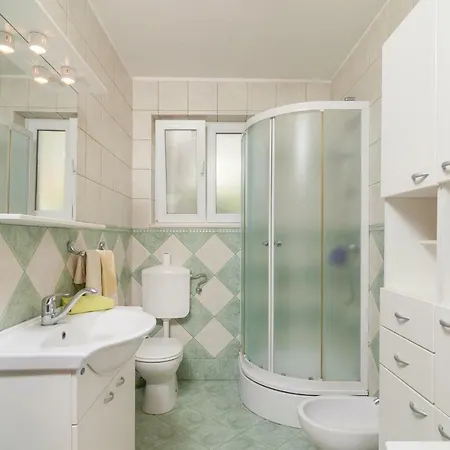 Three-bedroom In 푸치스차